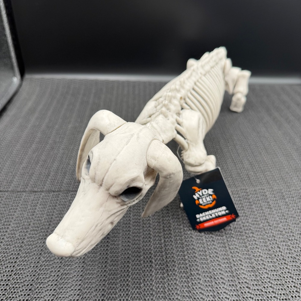 Hyde & EEK Halloween Dachshund Skeleton Dog Prop Indoor Outdoor Missing Tail